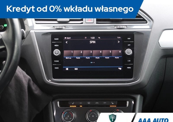 Volkswagen Tiguan cena 93000 przebieg: 154162, rok produkcji 2019 z Stąporków małe 254